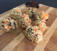 Carrot cake bliss balls